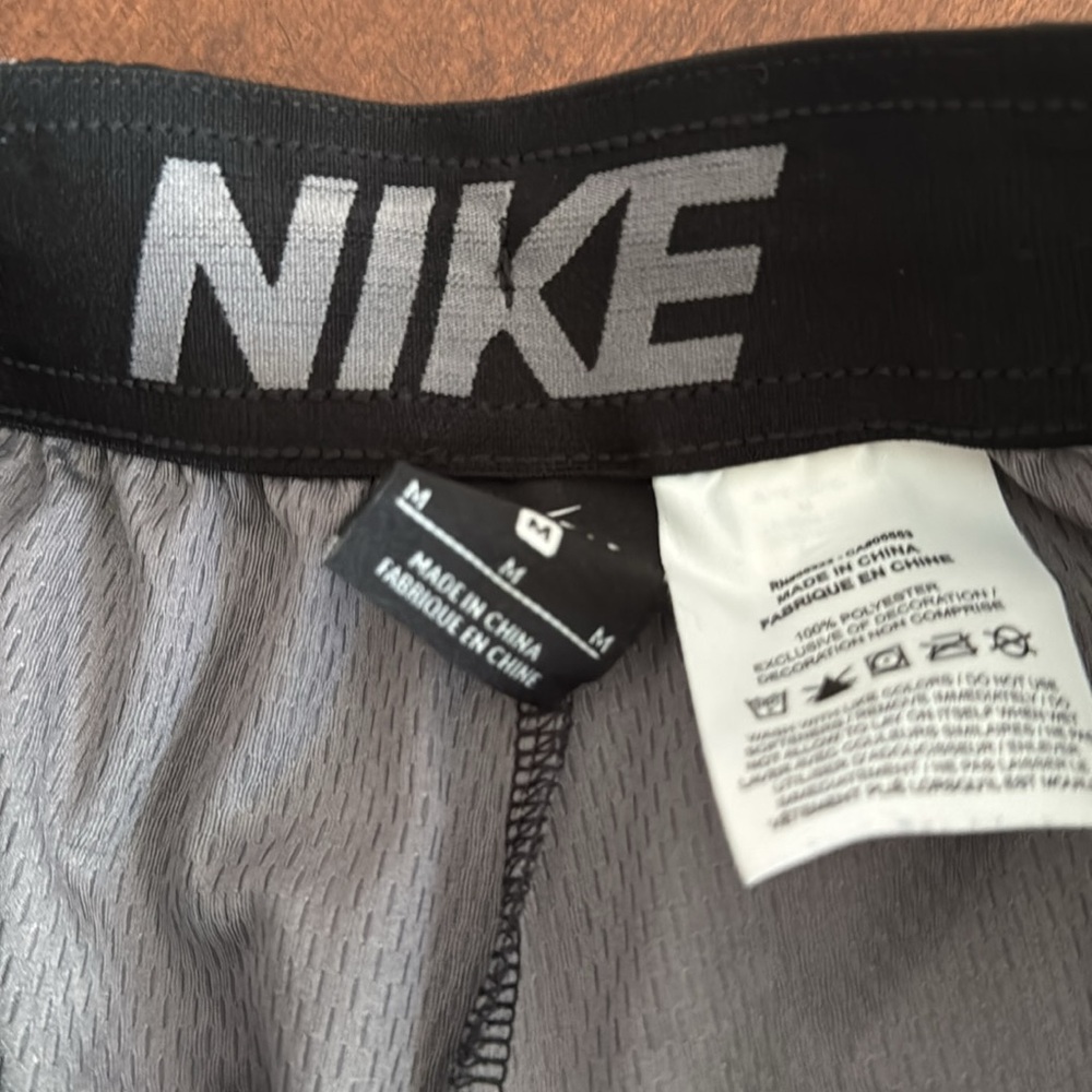 Nike Black and Gray Athletic Shorts with Dynamic Design - Picture 2 of 5
